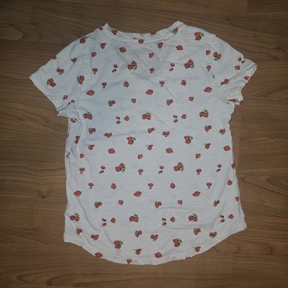 Old Navy Strawberry Print Short Sleeve Tee - Picture 4 of 7